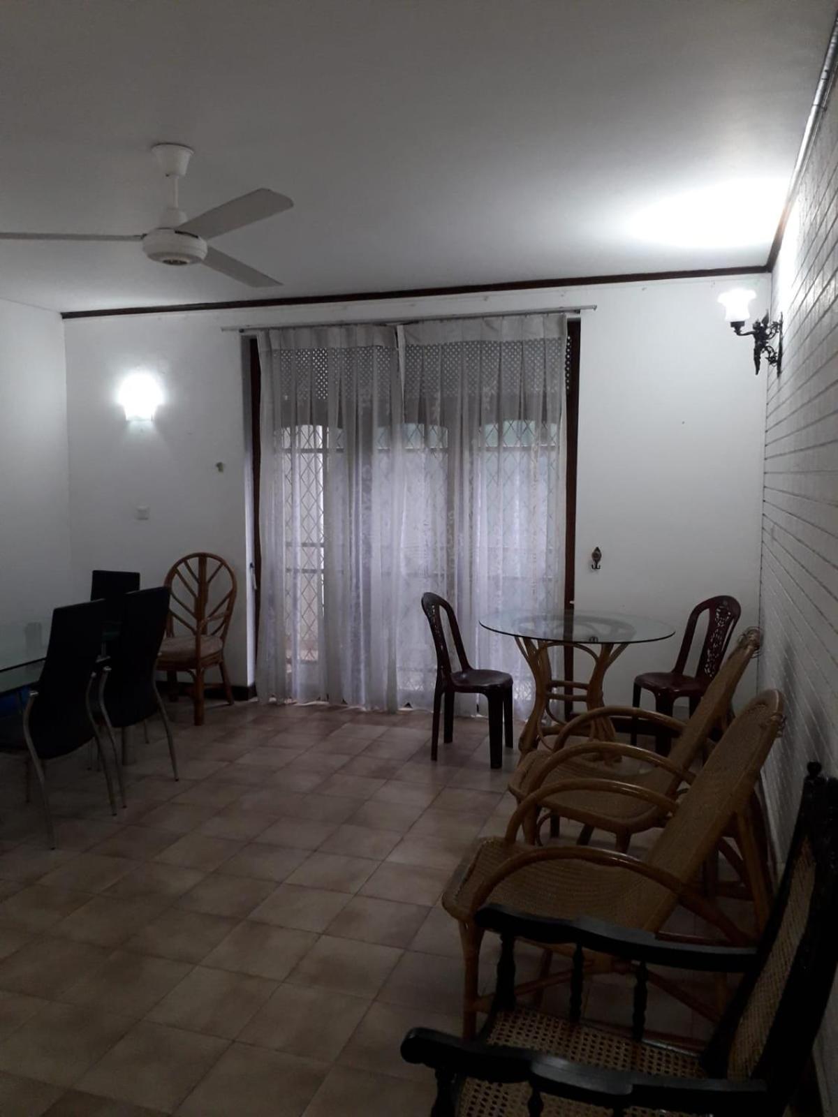 Ceylon Travel And Stay Lodge Battaramulla Bagian luar foto