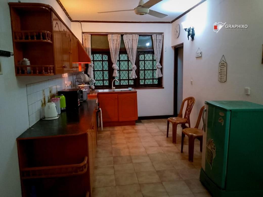 Ceylon Travel And Stay Lodge Battaramulla Bagian luar foto
